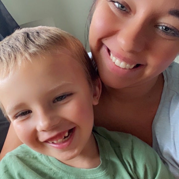 Meet your Posher, Ariel - Picture 14 of 14